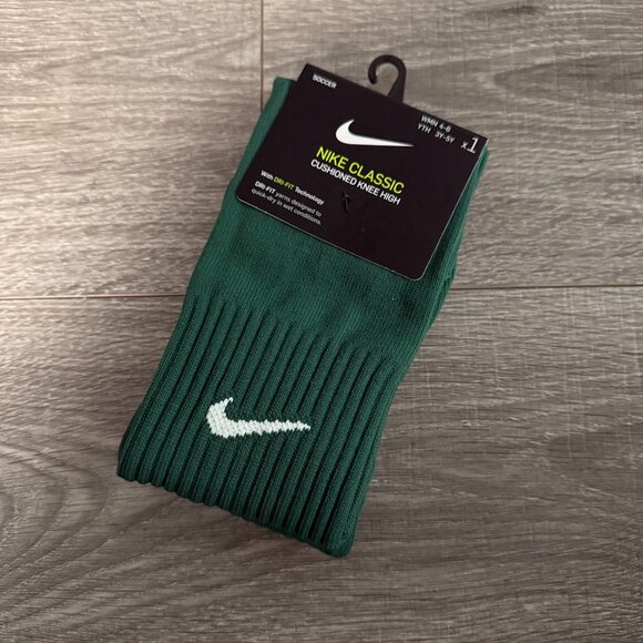 NWT Nike Classic Soccer Knee High Socks Green Pair Size Women 4-6 Youth 3y - 5y - Picture 1 of 4